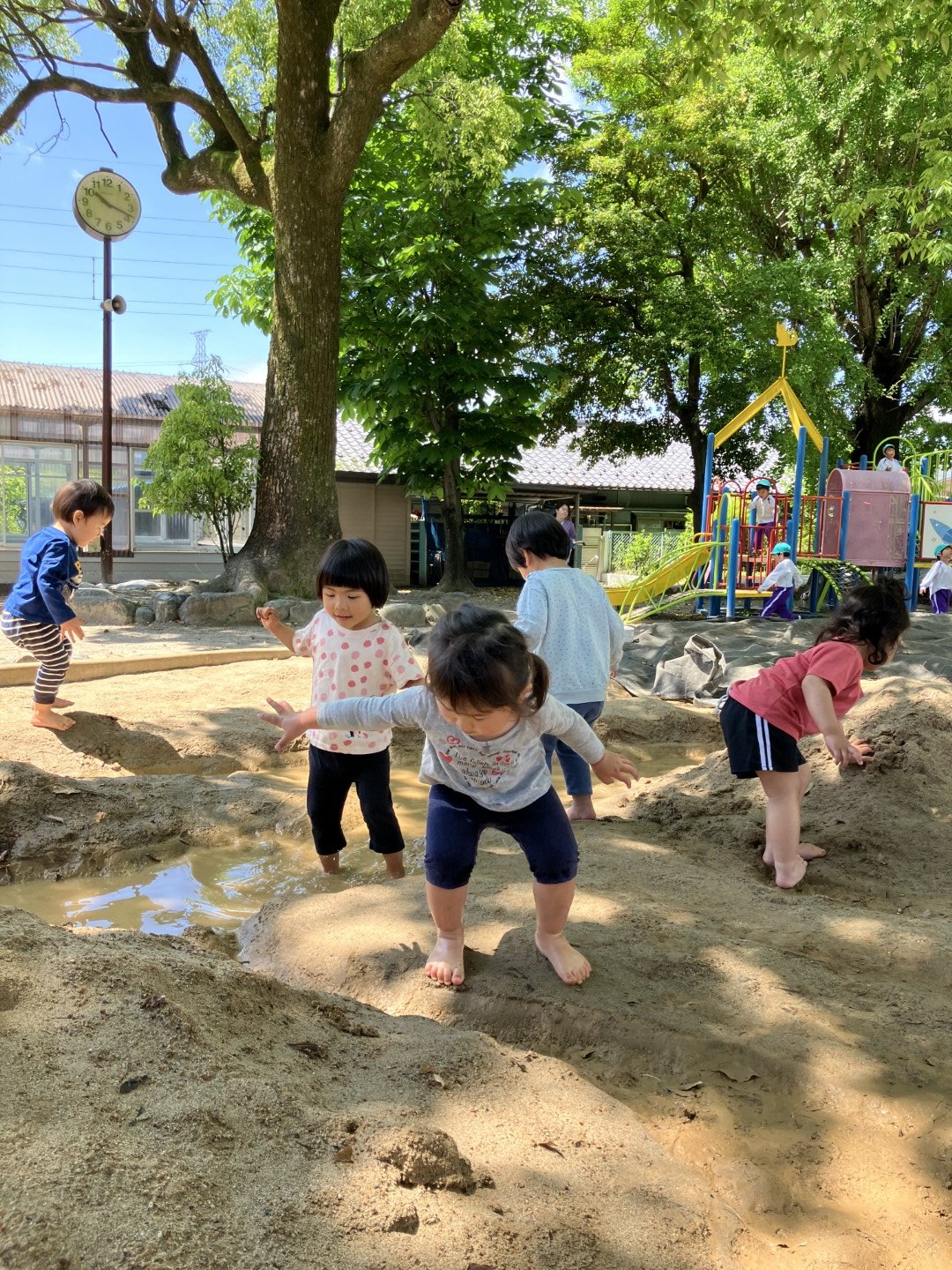 ことり組・うさぎ組クラスの遊びのようす